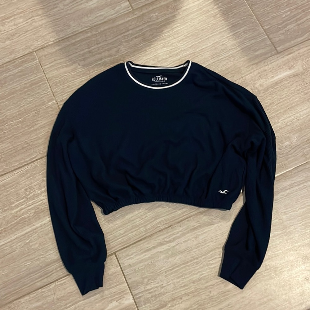 Hollister cropped shirt